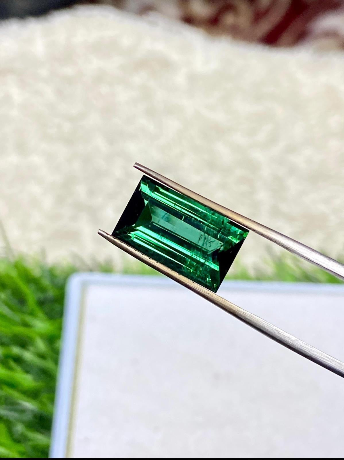 One (1) unmounted rectangular cut.