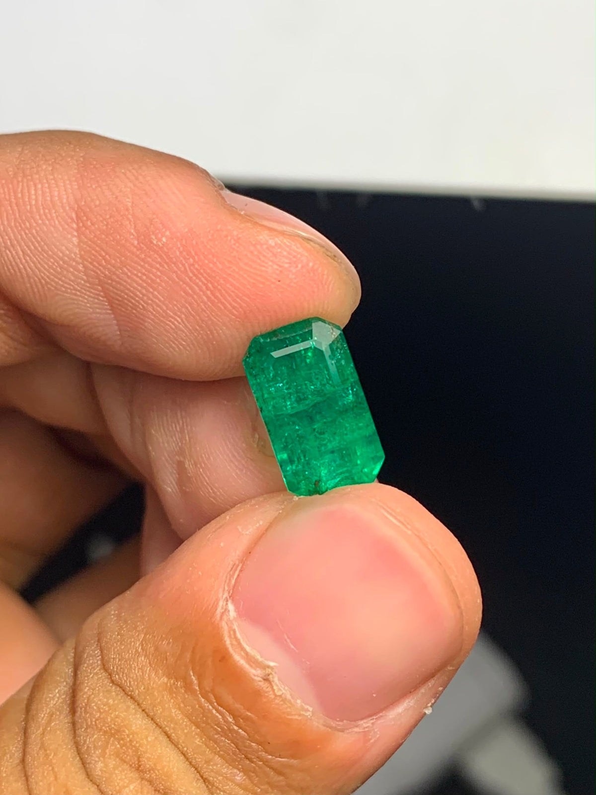 Natural Vivid Green Emerald – Emerald Cut