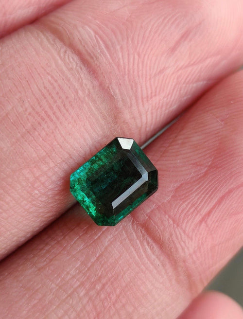Faceted Green Emerald Octagon Step