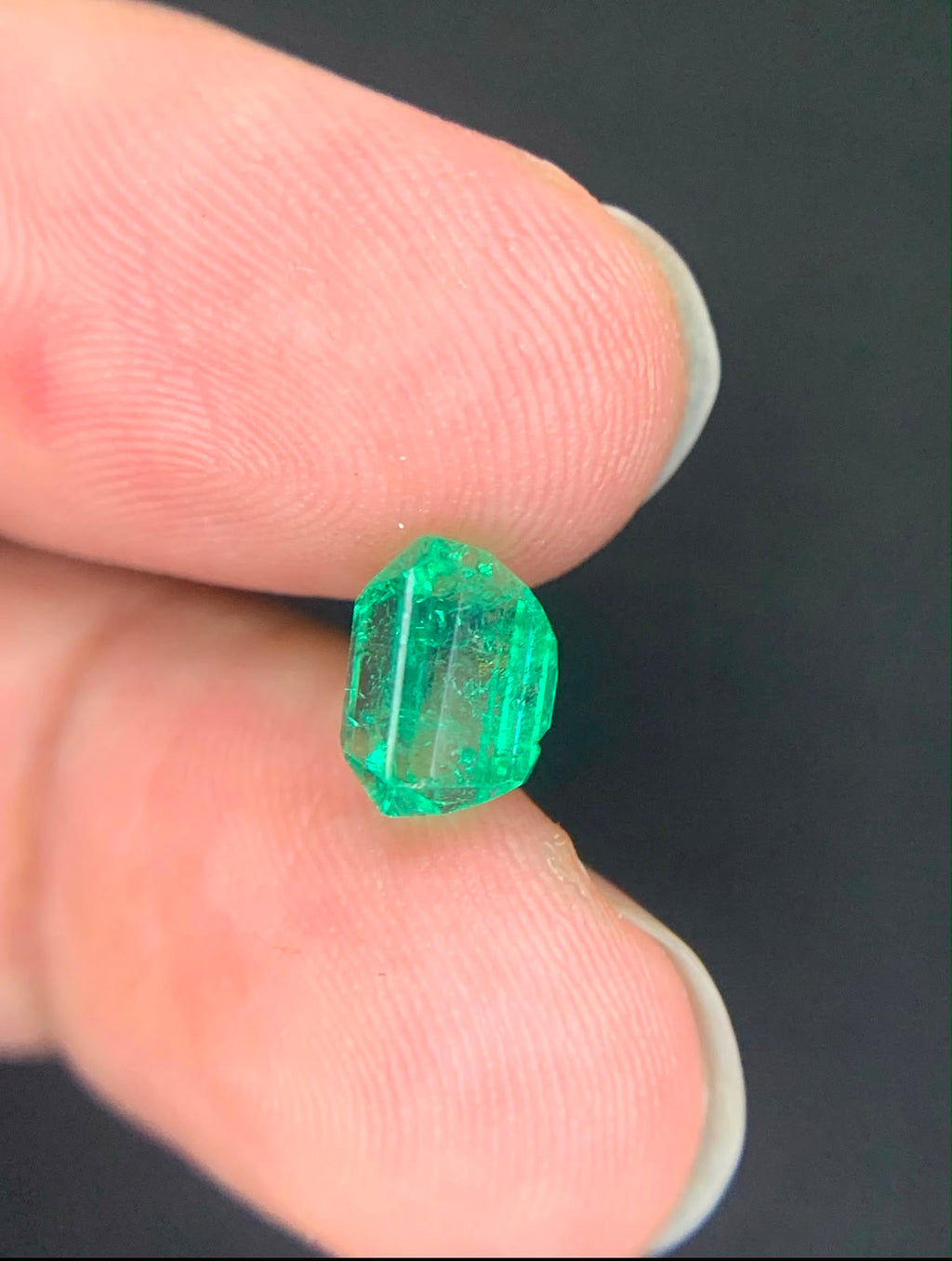 Gemstone Details:

Faceted Natural No Oil Emerald
Weight: 2.50 Carats
Dimensions: 8 x 6.2 x 5.9 Mm
Origin: Panjshir, Afghanistan eye clean 
$4900 per ct